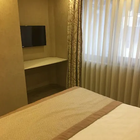بيست فوليا سويتس 3*