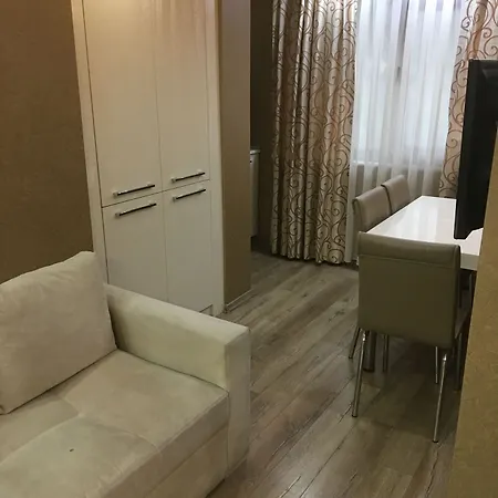 بيست فوليا سويتس 3*